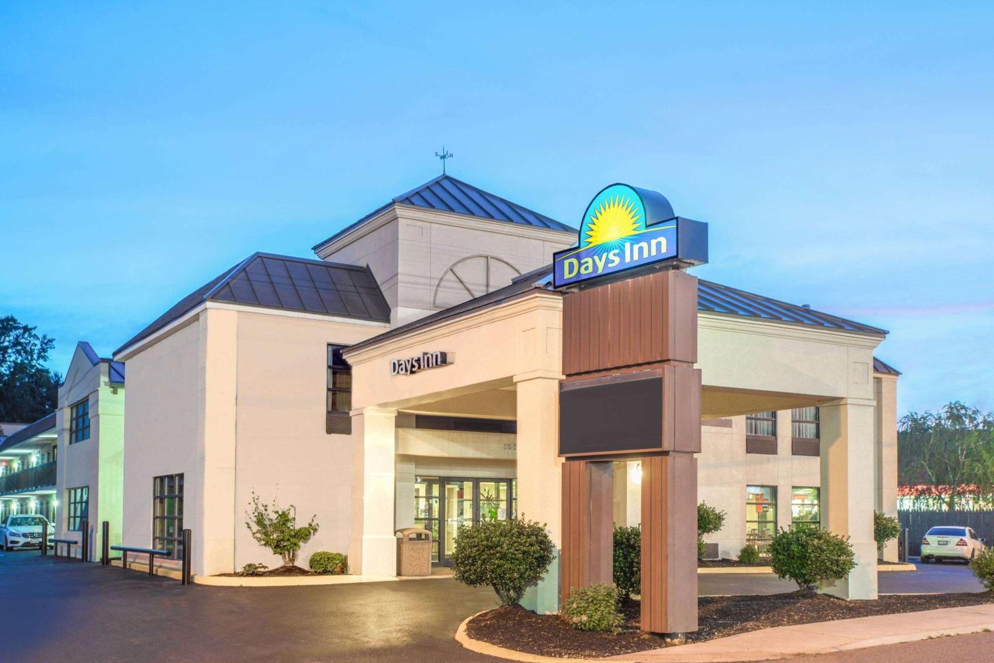 Days Inn By Wyndham Сейлем Екстериор снимка